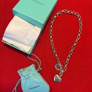 Return to Tiffanys Heart Tag Toggle Necklace